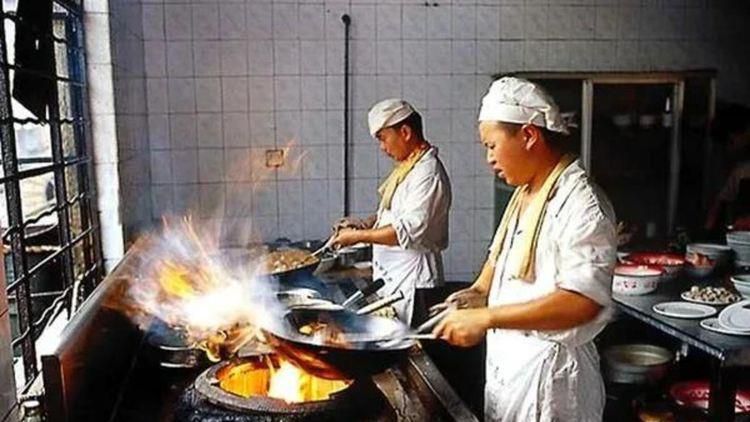 天天摸av